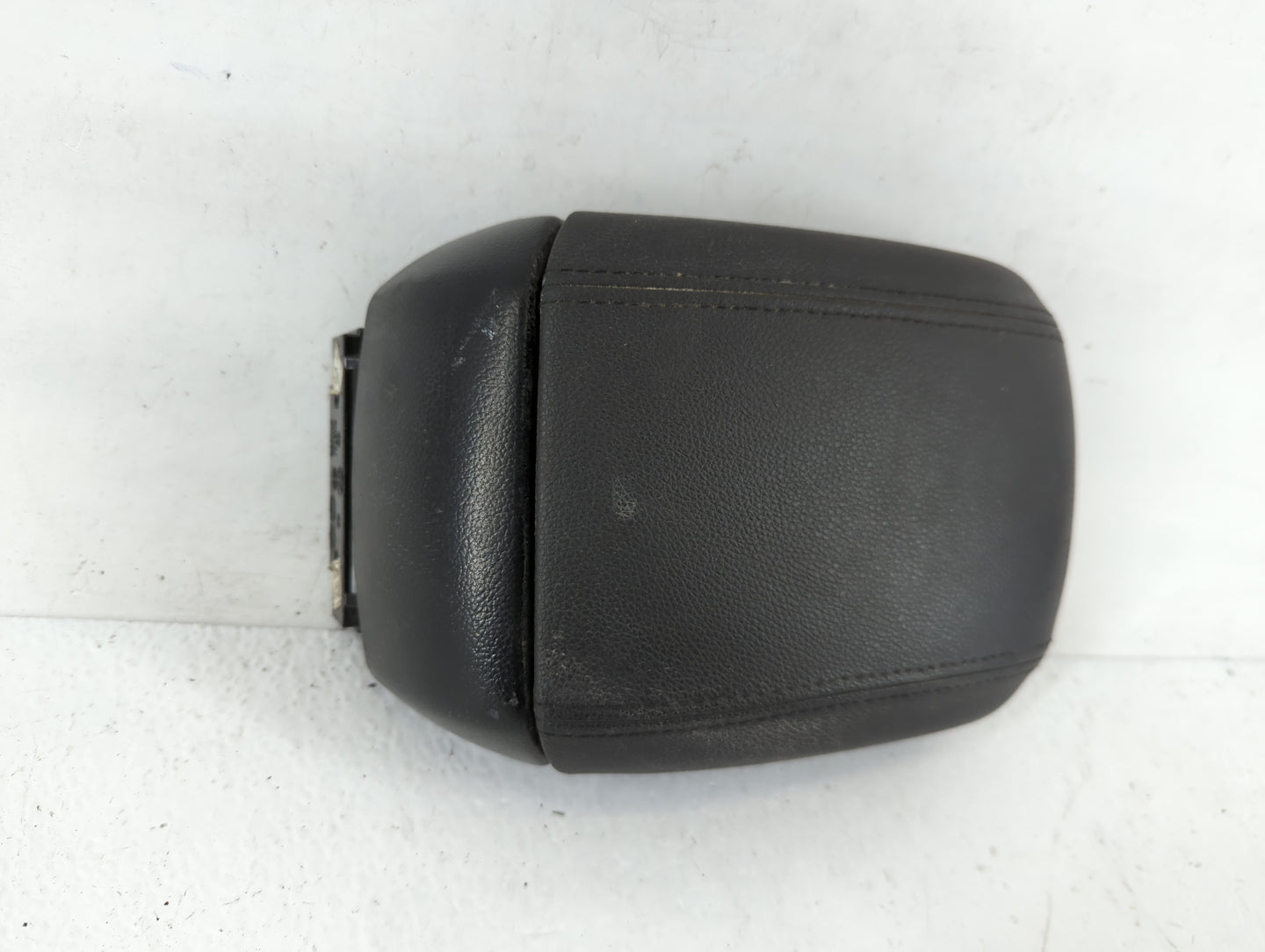2014 Chevrolet Cruze Center Console Armrest Cover Lid Fits OEM Used Auto Parts - Oemusedautoparts1.com