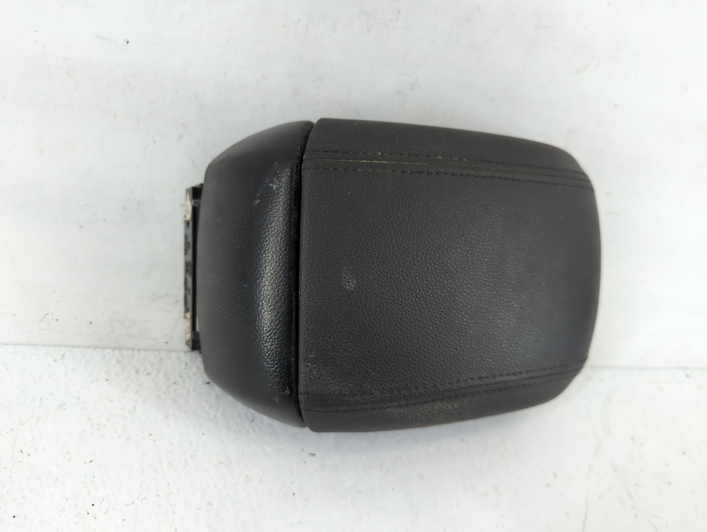 2014 Chevrolet Cruze Center Console Armrest Cover Lid Fits OEM Used Auto Parts - Oemusedautoparts1.com