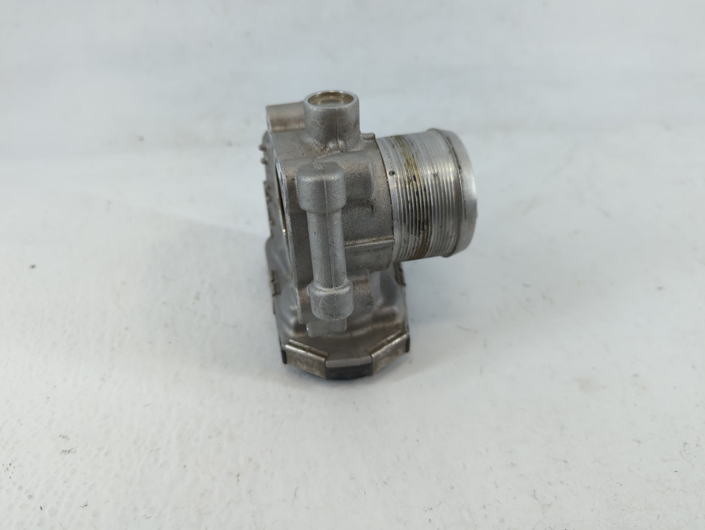 2011-2016 Chevrolet Cruze Throttle Body P/N:0 280 750 581 55581662 Fits OEM Used Auto Parts - Oemusedautoparts1.com