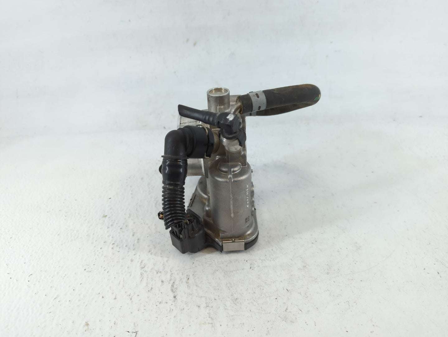2011-2016 Chevrolet Cruze Throttle Body P/N:55 561495 Fits Fits 2009 2010 2011 2012 2013 2014 2015 2016 2017 2018 OEM Used A