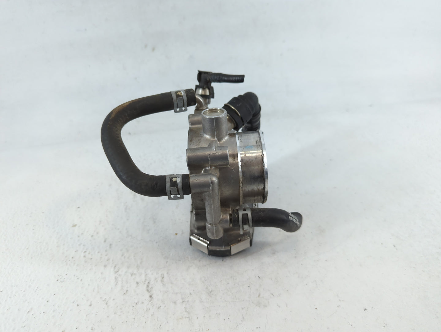 2011-2016 Chevrolet Cruze Throttle Body P/N:55 561495 Fits Fits 2009 2010 2011 2012 2013 2014 2015 2016 2017 2018 OEM Used A