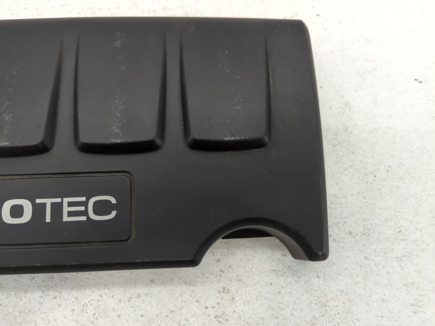 2014 Chevrolet Cruze Engine Cover - Oemusedautoparts1.com
