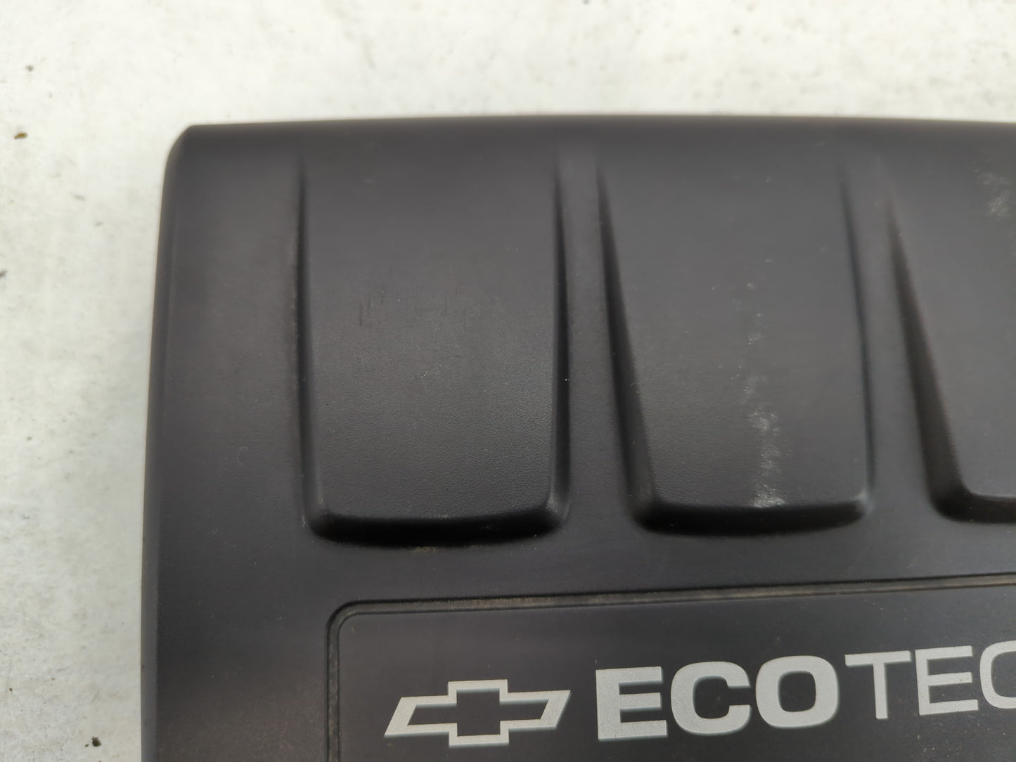 2014 Chevrolet Cruze Engine Cover - Oemusedautoparts1.com