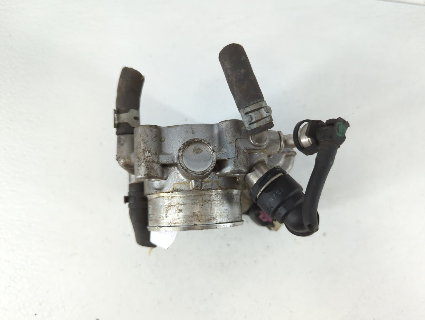 2011-2016 Chevrolet Cruze Throttle Body P/N:55 561495 Fits Fits 2009 2010 2011 2012 2013 2014 2015 2016 2017 2018 OEM Used A
