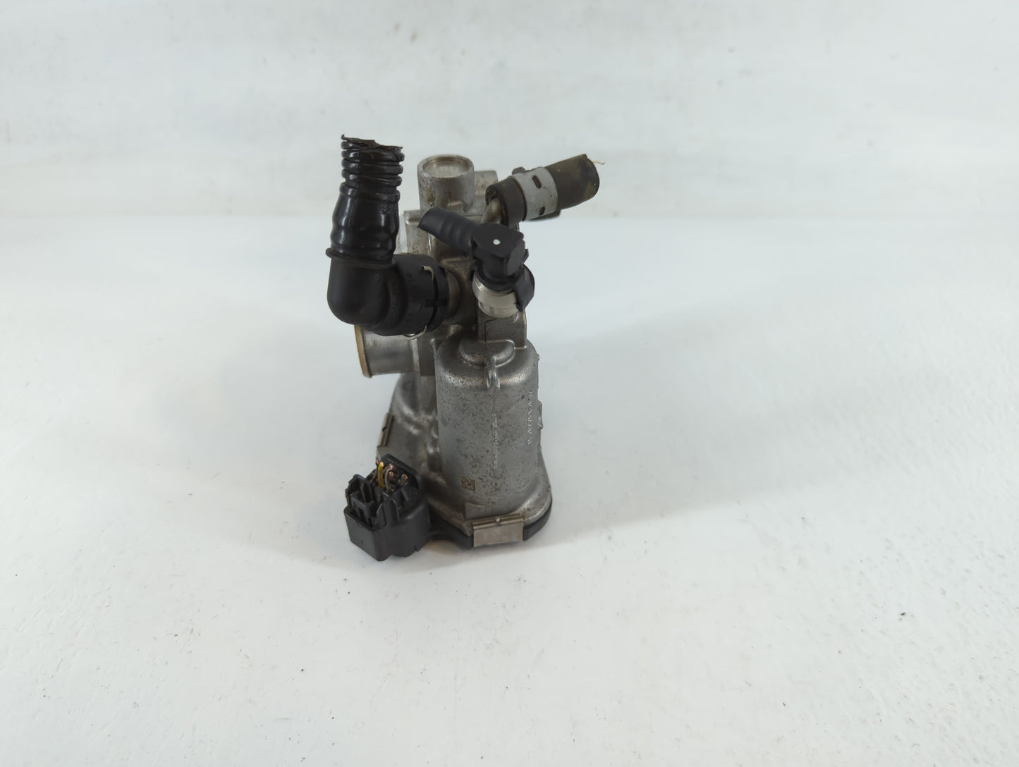 2011-2016 Chevrolet Cruze Throttle Body P/N:55 561495 Fits Fits 2009 2010 2011 2012 2013 2014 2015 2016 2017 2018 OEM Used A