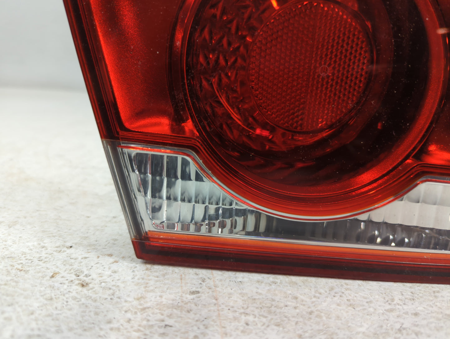 2011-2016 Chevrolet Cruze Tail Light Assembly Driver Left OEM P/N:0042124 Fits Fits 2011 2012 2013 2014 2015 2016 OEM Used A