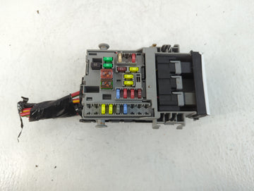 2013-2014 Chevrolet Cruze Fusebox Fuse Box Panel Relay Module P/N:95352896 Fits Fits 2013 2014 OEM Used Auto Parts - Oemused