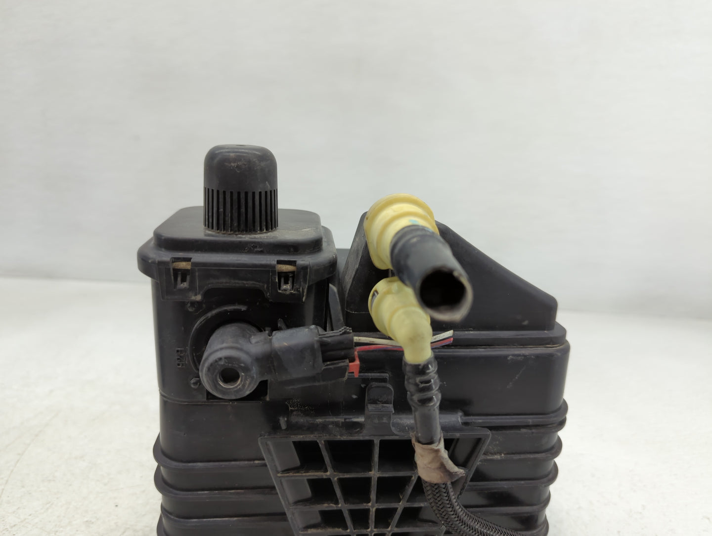 2014 Chevrolet Cruze Fuel Vapor Charcoal Canister - Oemusedautoparts1.com