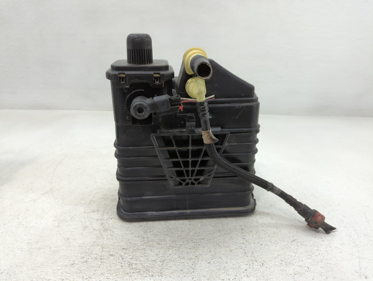 2014 Chevrolet Cruze Fuel Vapor Charcoal Canister - Oemusedautoparts1.com