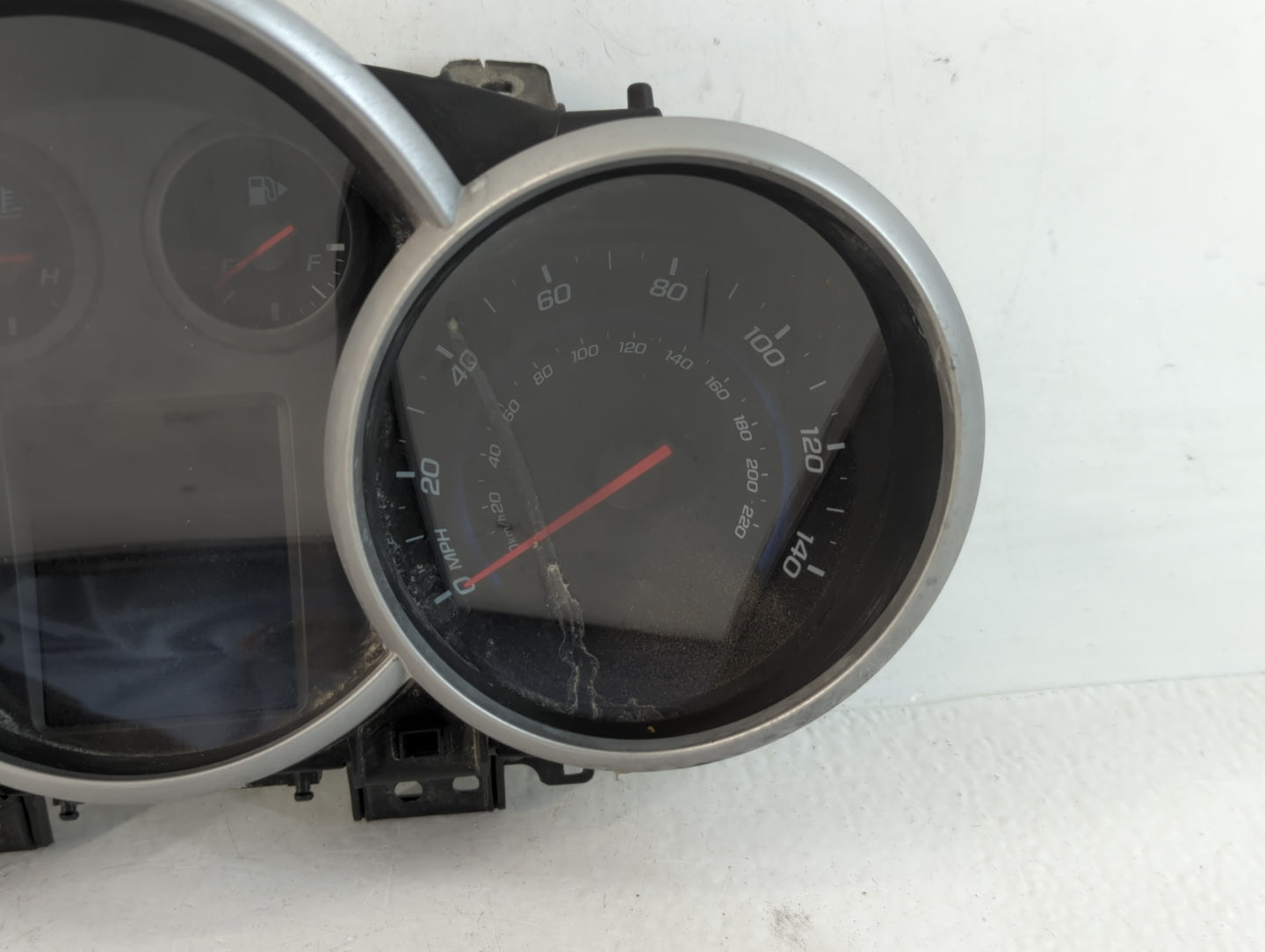 2013-2014 Chevrolet Cruze Instrument Cluster Speedometer Gauges P/N:95129378 Fits Fits 2013 2014 OEM Used Auto Parts - Oemus
