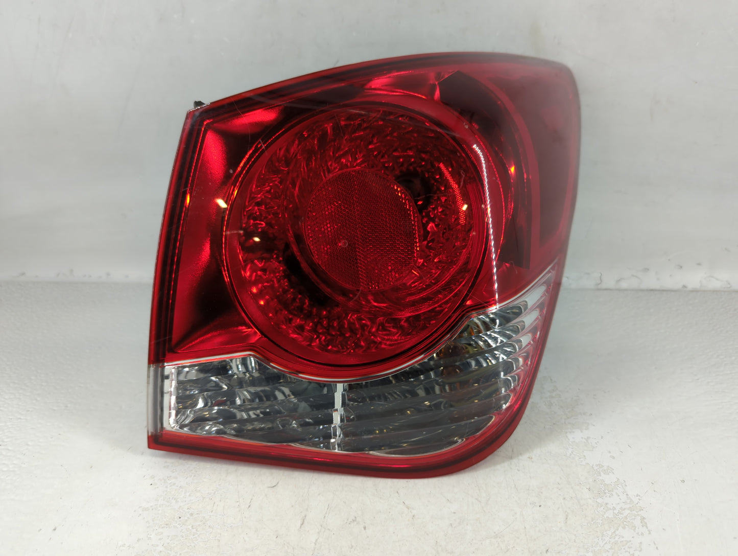 2011-2016 Chevrolet Cruze Tail Light Assembly Passenger Right OEM Fits Fits 2011 2012 2013 2014 2015 2016 OEM Used Auto Part