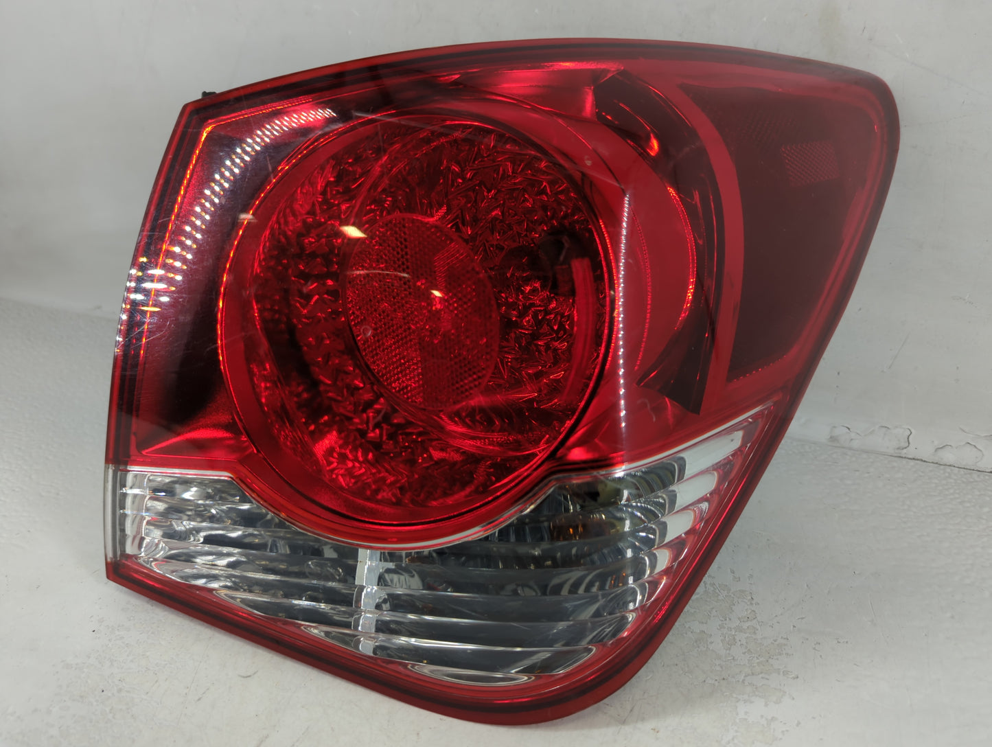 2011-2016 Chevrolet Cruze Tail Light Assembly Passenger Right OEM Fits Fits 2011 2012 2013 2014 2015 2016 OEM Used Auto Part