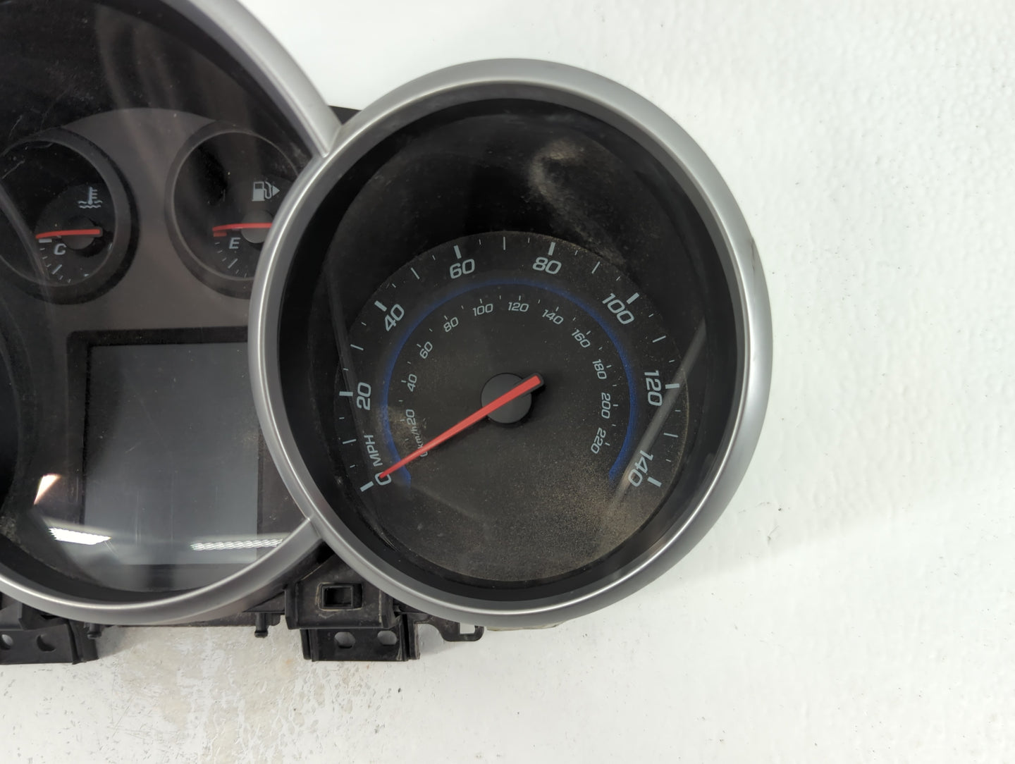 2013-2014 Chevrolet Cruze Instrument Cluster Speedometer Gauges P/N:811511914 95129378 Fits Fits 2013 2014 OEM Used Auto Par