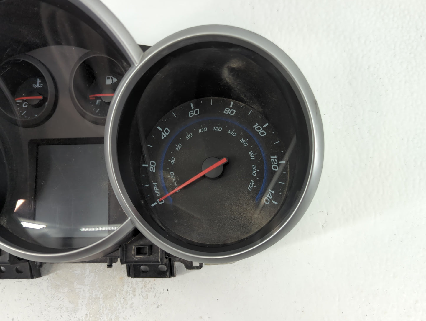 2013-2014 Chevrolet Cruze Instrument Cluster Speedometer Gauges P/N:811511914 95129378 Fits Fits 2013 2014 OEM Used Auto Par