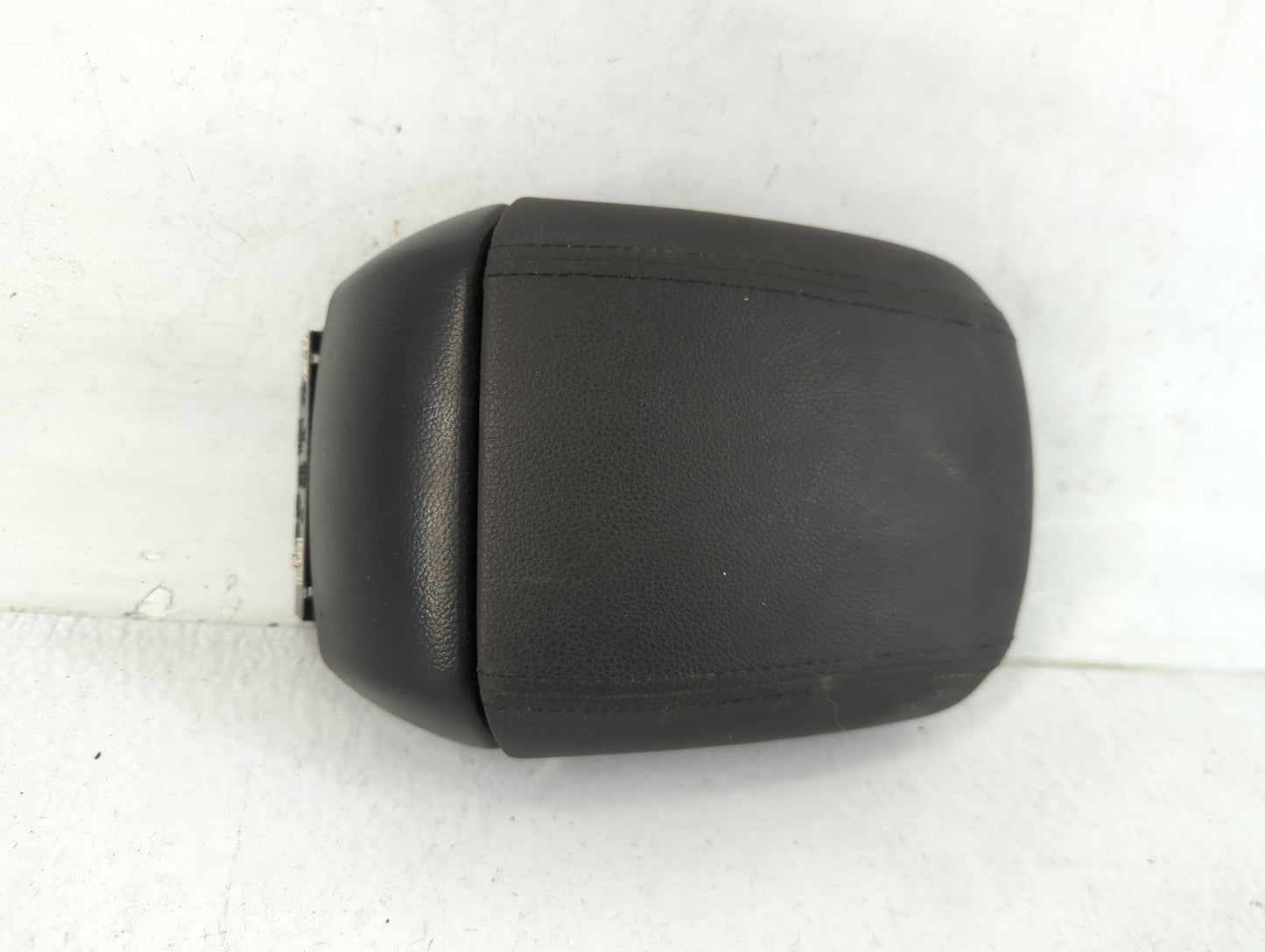 2014 Chevrolet Cruze Center Console Armrest Cover Lid Fits OEM Used Auto Parts - Oemusedautoparts1.com
