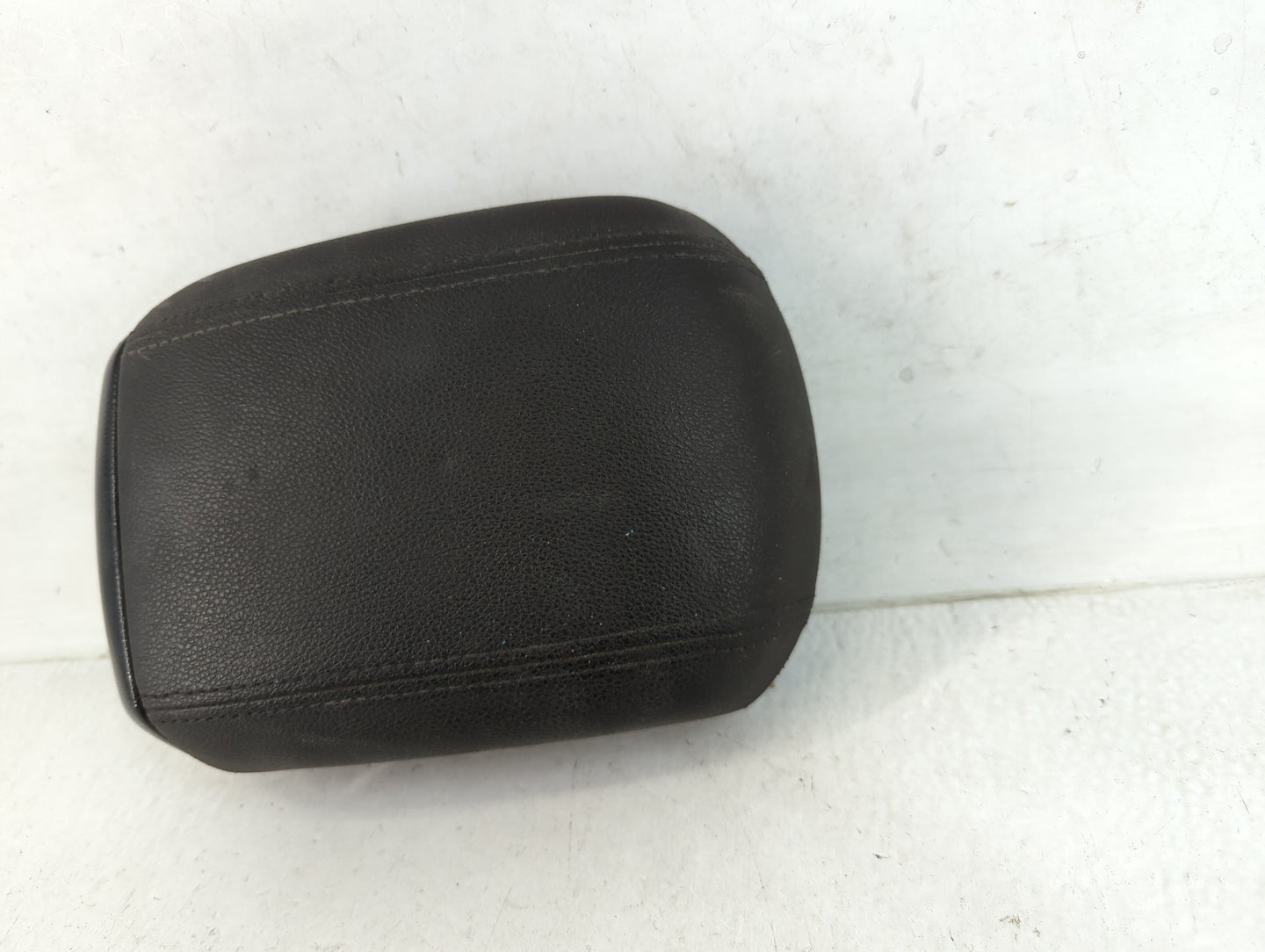 2014 Chevrolet Cruze Center Console Armrest Cover Lid Fits OEM Used Auto Parts - Oemusedautoparts1.com
