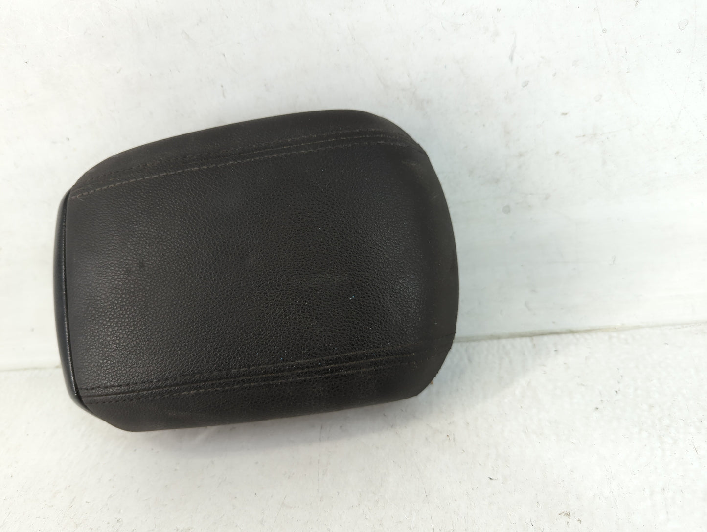 2014 Chevrolet Cruze Center Console Armrest Cover Lid Fits OEM Used Auto Parts - Oemusedautoparts1.com