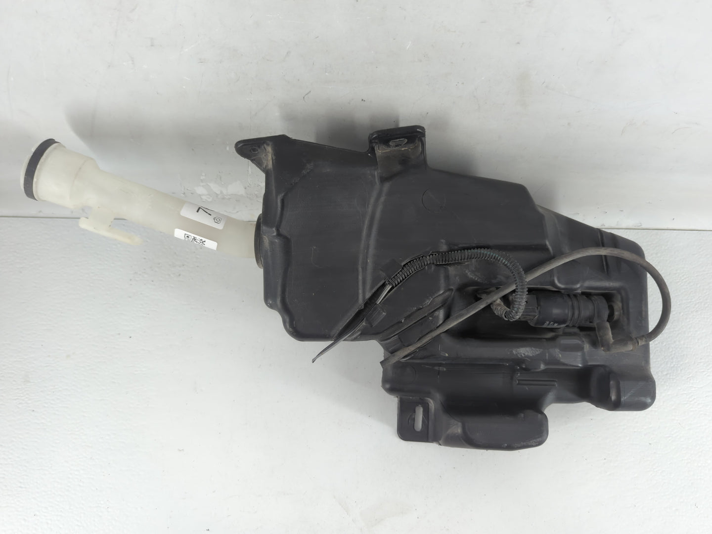 2011-2016 Chevrolet Cruze Windshield Washer Fluid Reservoir Bottle Oem - Oemusedautoparts1.com