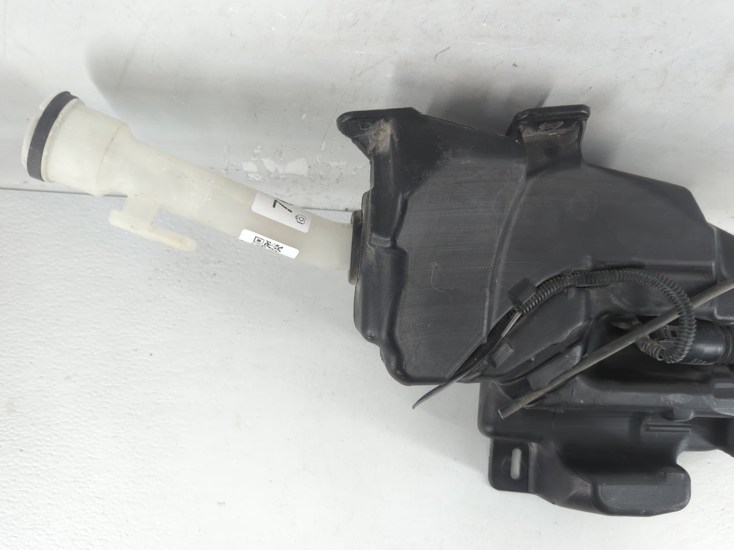 2011-2016 Chevrolet Cruze Windshield Washer Fluid Reservoir Bottle Oem - Oemusedautoparts1.com