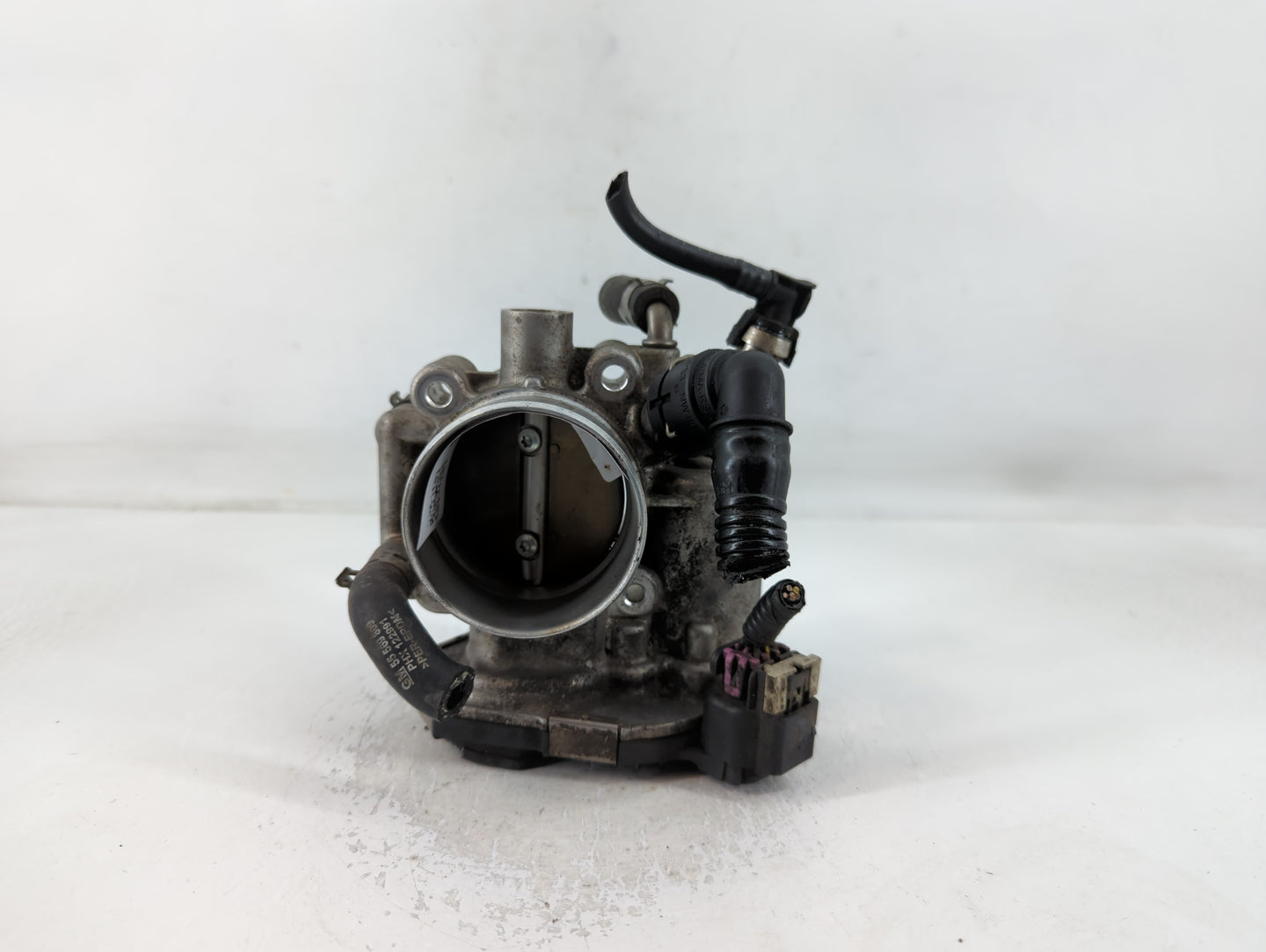 2014-2015 Chevrolet Cruze Throttle Body P/N:55 561495 Fits Fits 2014 2015 OEM Used Auto Parts - Oemusedautoparts1.com