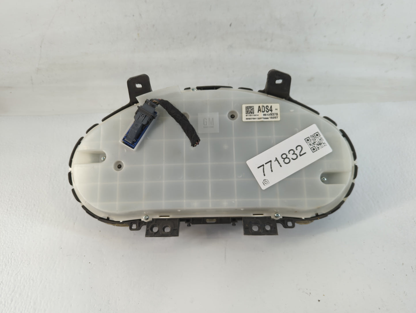 2013-2014 Chevrolet Cruze Instrument Cluster Speedometer Gauges P/N:811511914 95129378 Fits Fits 2013 2014 OEM Used Auto Par