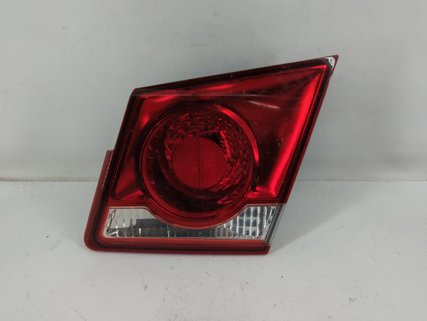 2014 Chevrolet Cruze Tail Light Assembly Driver Left OEM P/N:12V#3057KLCP Fits Fits 2004 2005 OEM Used Auto Parts - Oemuseda