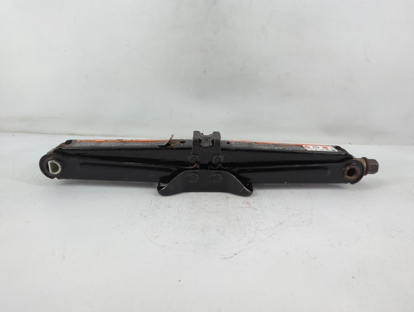 2014 Chevrolet Cruze Spare Scissor Car Jack - Oemusedautoparts1.com