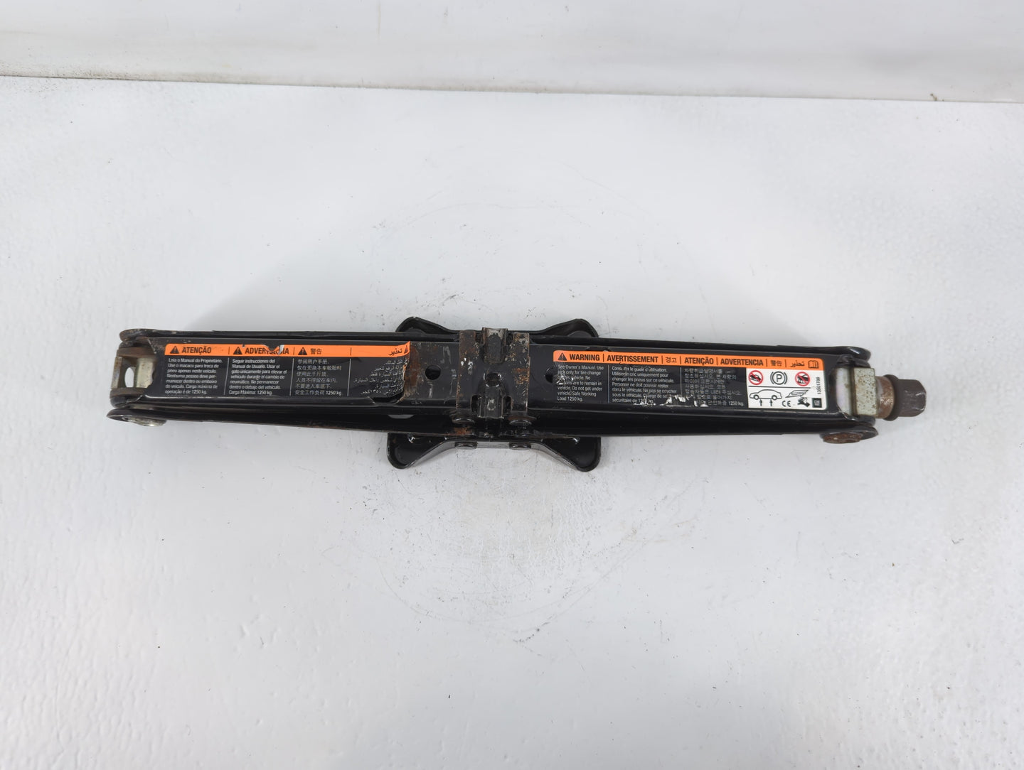 2014 Chevrolet Cruze Spare Scissor Car Jack - Oemusedautoparts1.com