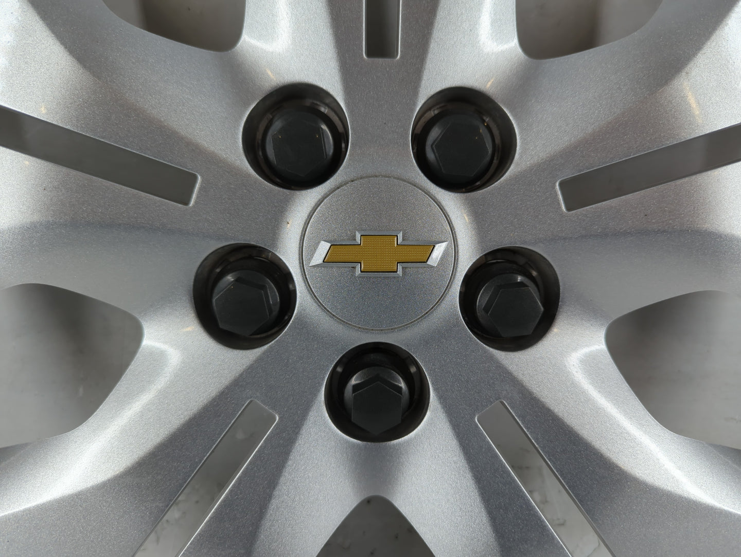 2011-2016 Chevrolet Cruze Driver Front Wheel Hub Oem - Oemusedautoparts1.com