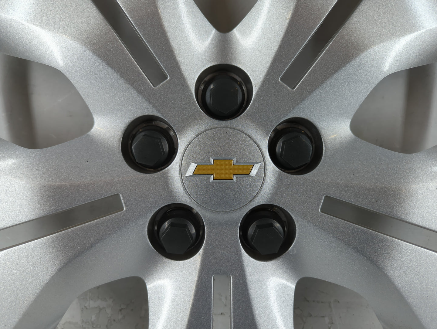 2011-2016 Chevrolet Cruze Driver Front Wheel Hub Oem - Oemusedautoparts1.com