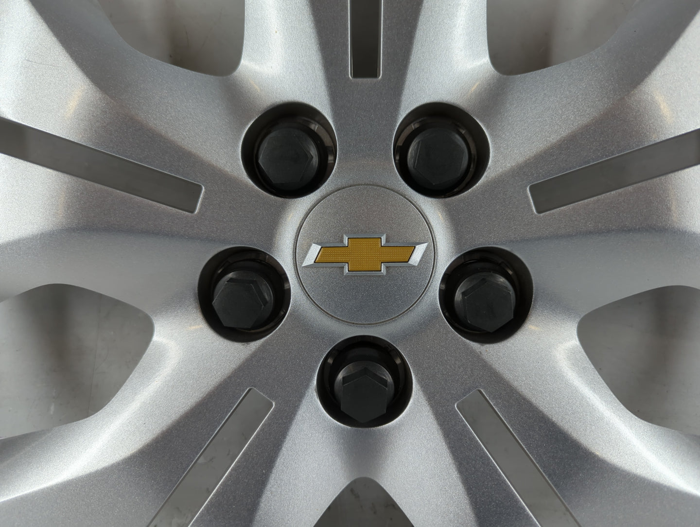 2014 Chevrolet Cruze Driver Front Wheel Hub Oem - Oemusedautoparts1.com