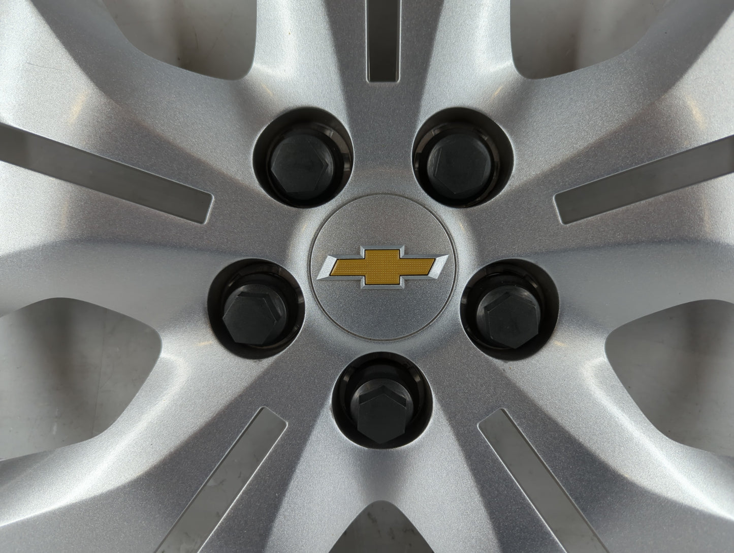 2014 Chevrolet Cruze Driver Front Wheel Hub Oem - Oemusedautoparts1.com