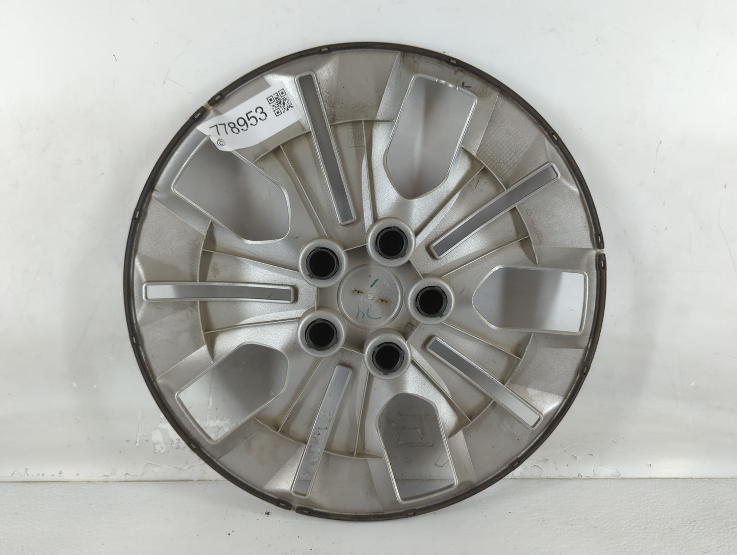 2014 Chevrolet Cruze Driver Front Wheel Hub Oem - Oemusedautoparts1.com