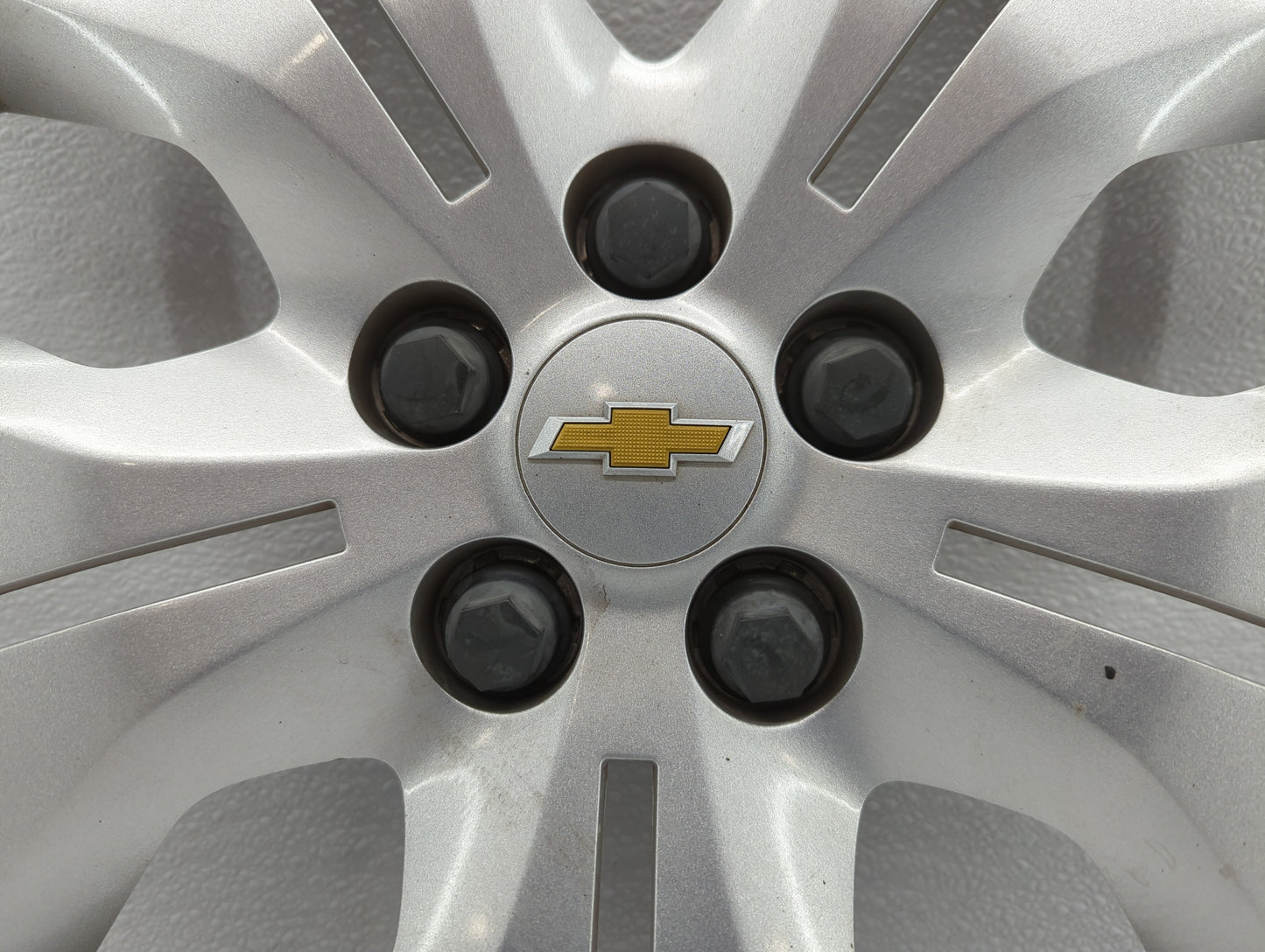 2011-2016 Chevrolet Cruze Driver Front Wheel Hub Oem - Oemusedautoparts1.com
