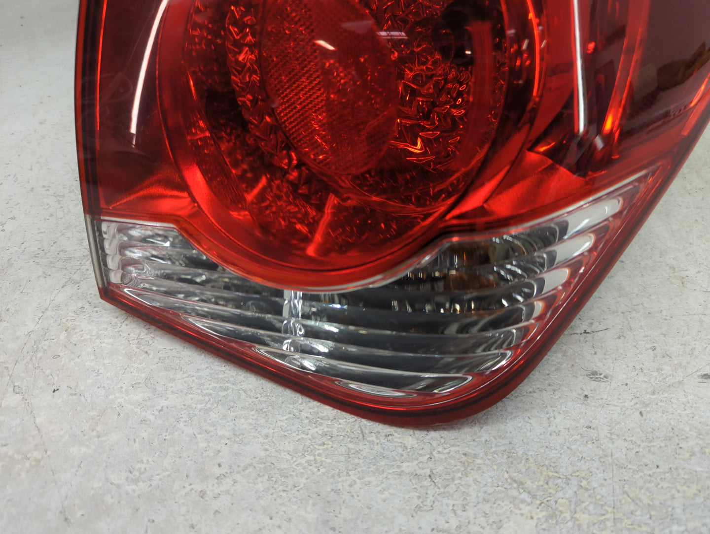 2011-2016 Chevrolet Cruze Tail Light Assembly Passenger Right OEM Fits Fits 2011 2012 2013 2014 2015 2016 OEM Used Auto Part