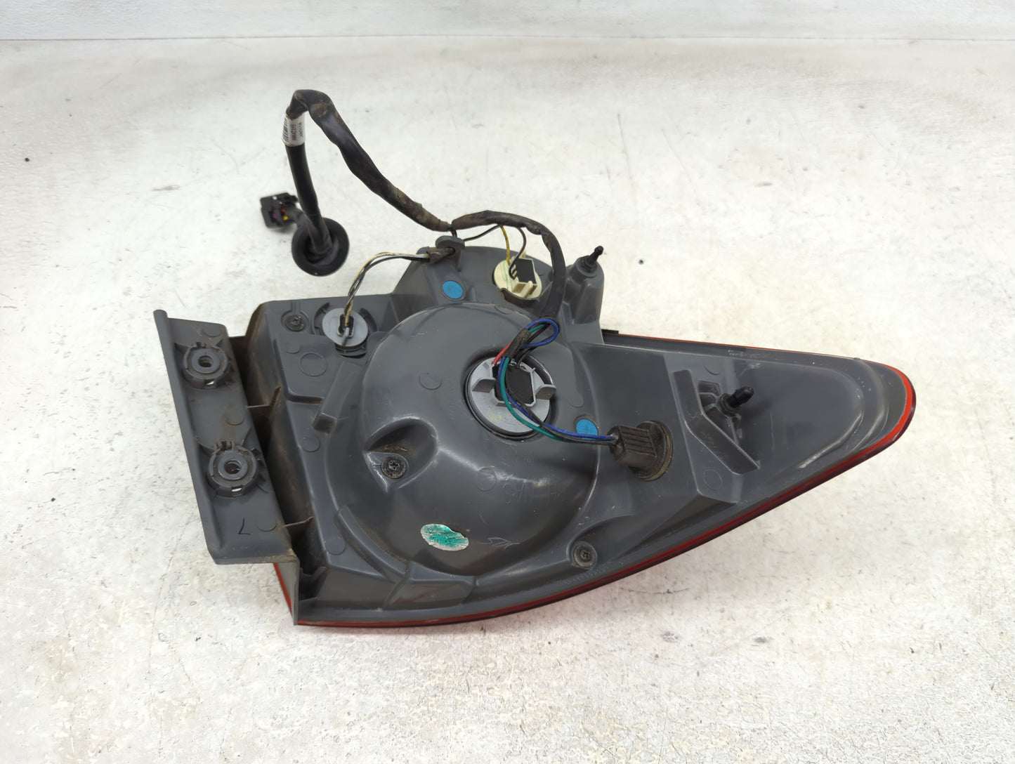 2011-2016 Chevrolet Cruze Tail Light Assembly Passenger Right OEM Fits Fits 2011 2012 2013 2014 2015 2016 OEM Used Auto Part