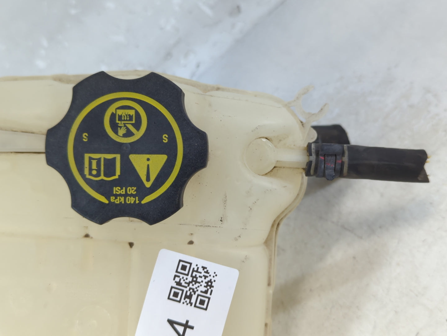 2011-2016 Chevrolet Cruze Radiator Coolant Overflow Expansion Tank Bottle 902894 - Oemusedautoparts1.com