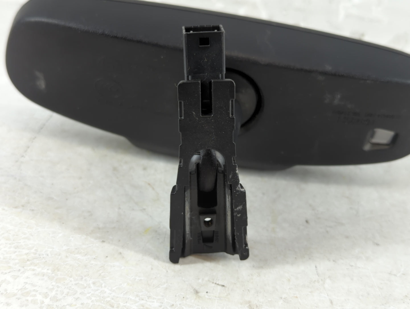 2014 Chevrolet Cruze Interior Rear View Mirror Replacement OEM P/N:13584891 Fits OEM Used Auto Parts - Oemusedautoparts1.com