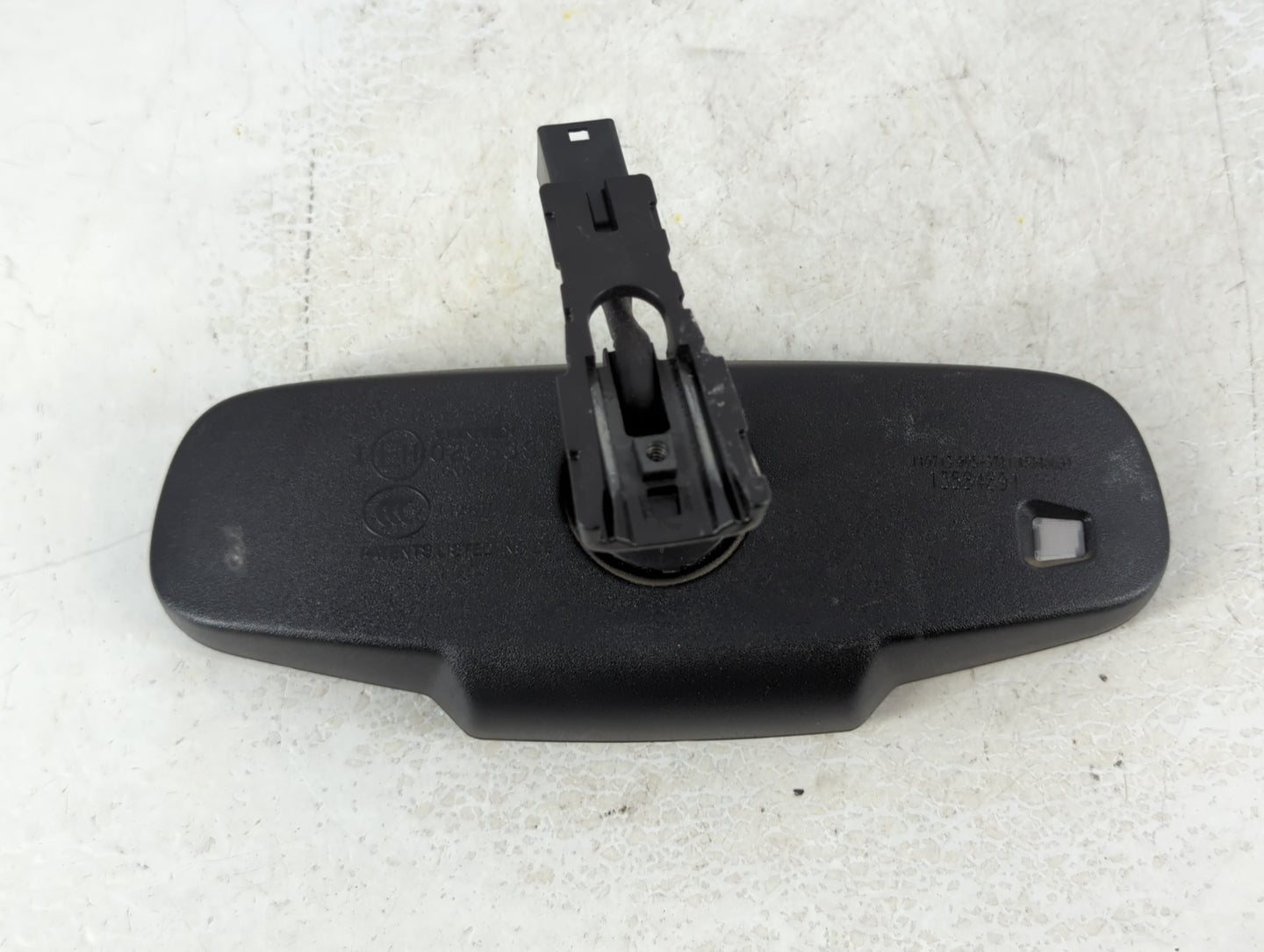 2014 Chevrolet Cruze Interior Rear View Mirror Replacement OEM P/N:13584891 Fits OEM Used Auto Parts - Oemusedautoparts1.com