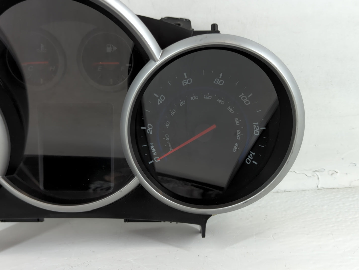 2013-2014 Chevrolet Cruze Instrument Cluster Speedometer Gauges P/N:95129378 Fits Fits 2013 2014 OEM Used Auto Parts - Oemus