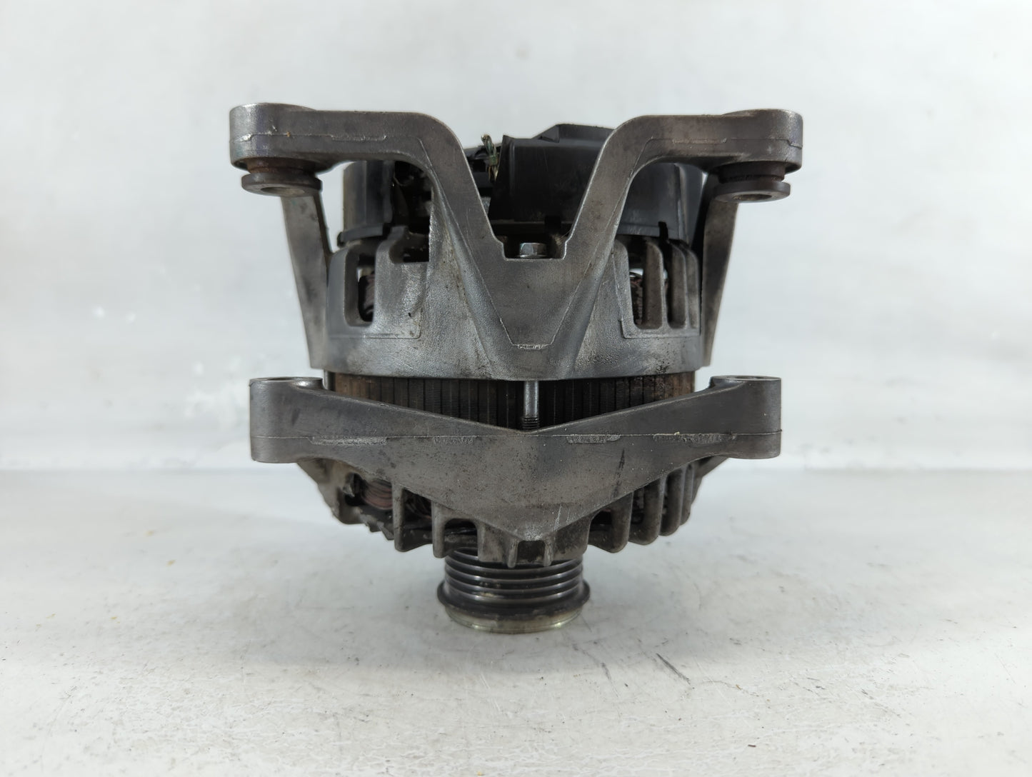 2011-2016 Chevrolet Cruze Alternator Replacement Generator Charging Assembly Engine OEM P/N:2620305 A 13588298 Fits OEM Used