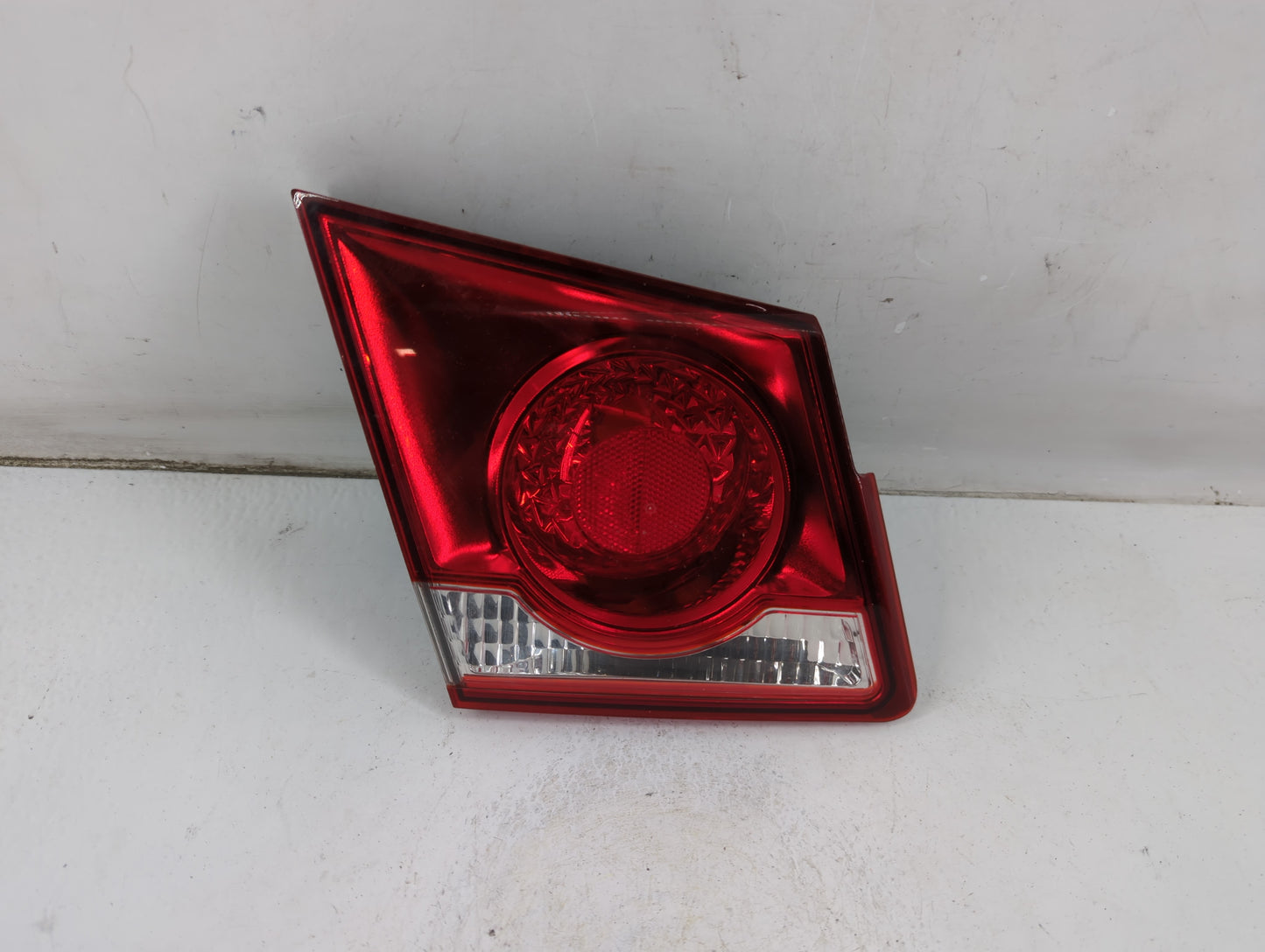 2011-2016 Chevrolet Cruze Tail Light Assembly Passenger Right OEM Fits Fits 2011 2012 2013 2014 2015 2016 OEM Used Auto Part
