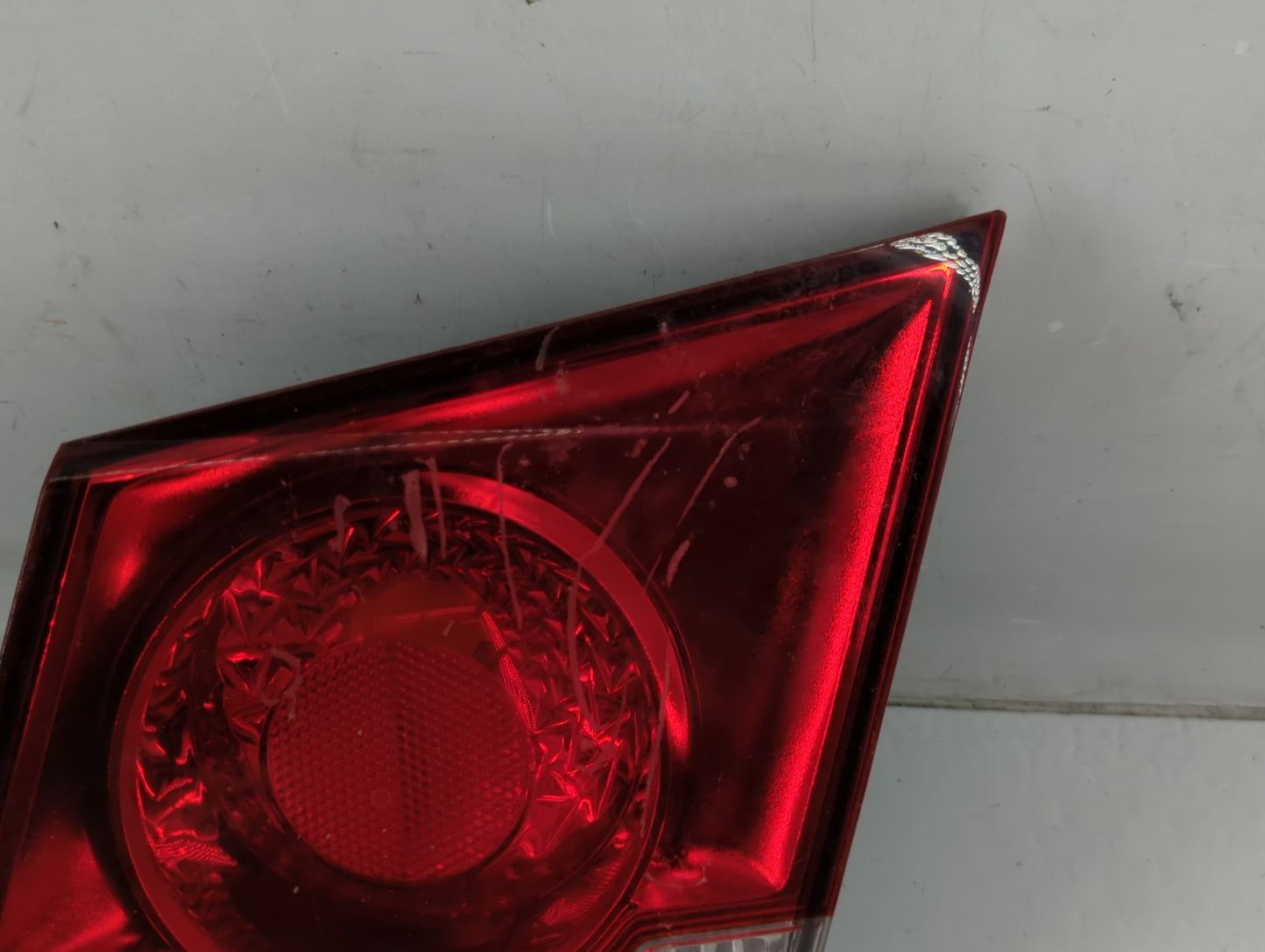 2011-2016 Chevrolet Cruze Tail Light Assembly Passenger Right OEM P/N:3057KLCP Fits Fits 2011 2012 2013 2014 2015 2016 OEM U