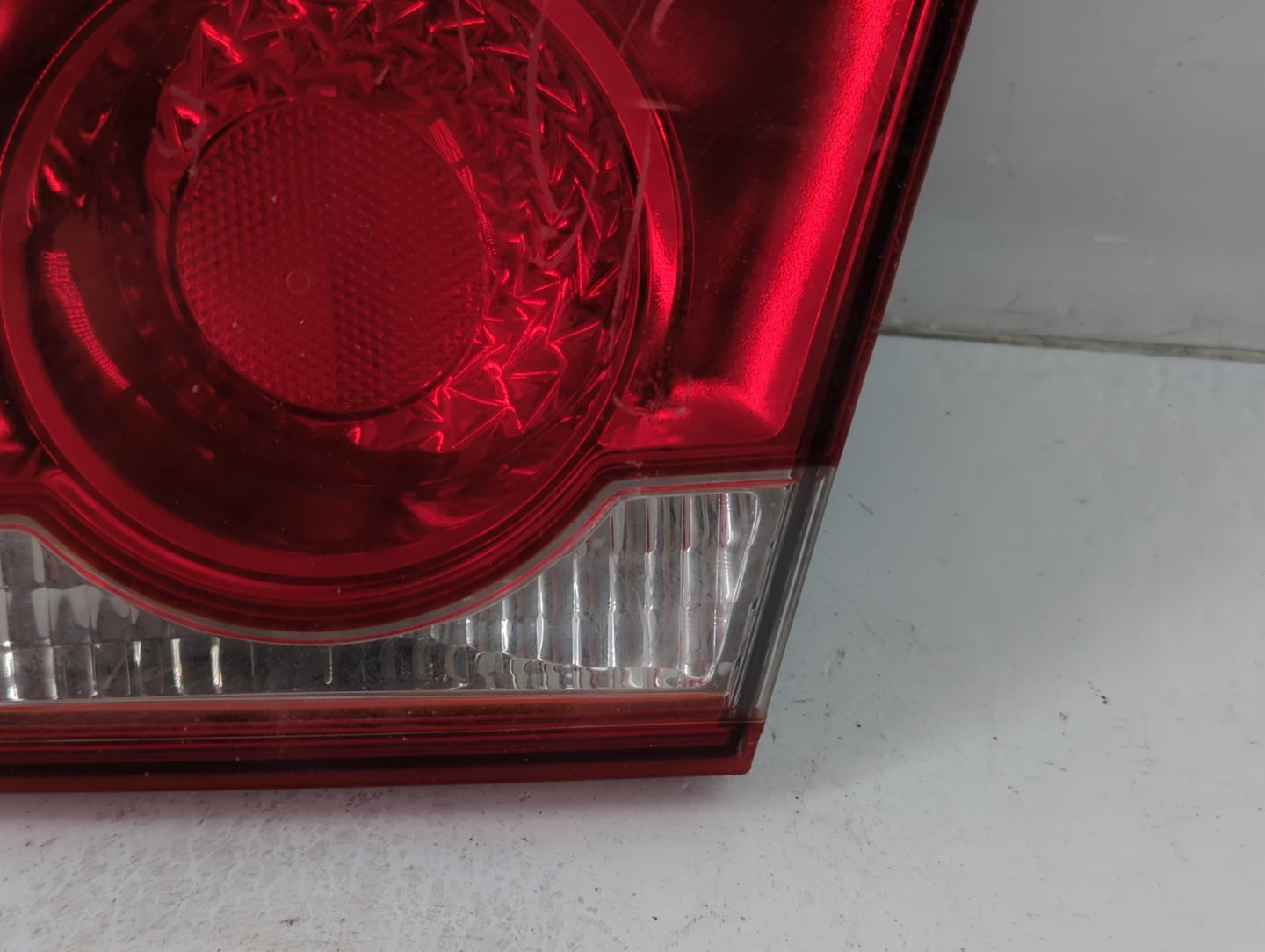 2011-2016 Chevrolet Cruze Tail Light Assembly Passenger Right OEM P/N:3057KLCP Fits Fits 2011 2012 2013 2014 2015 2016 OEM U