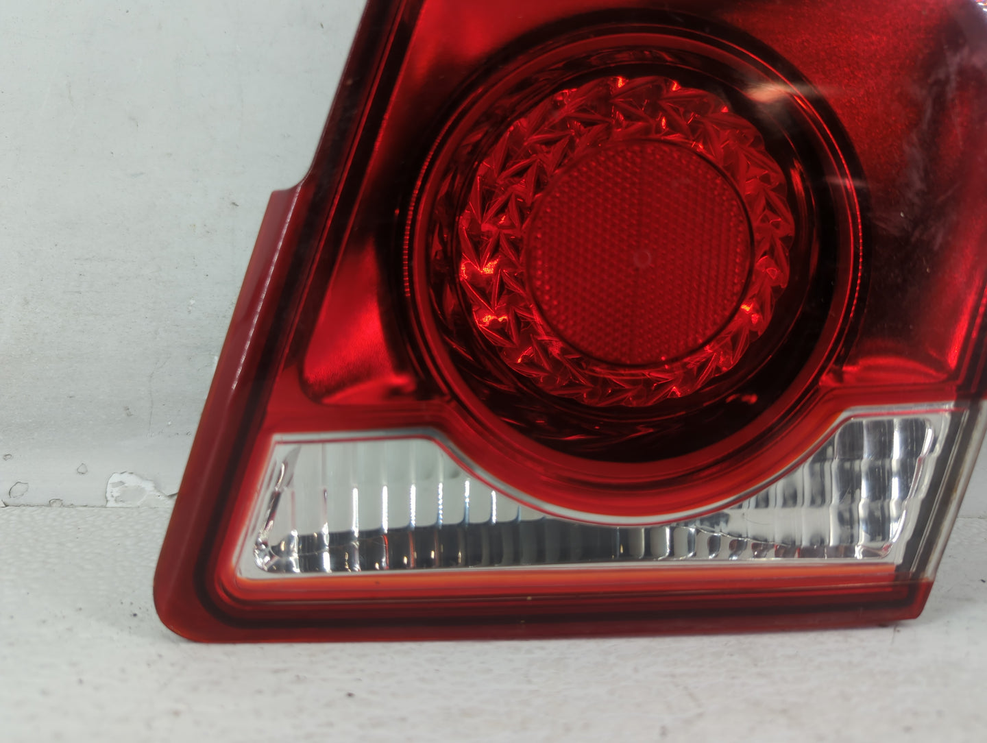 2014 Chevrolet Cruze Limited Tail Light Assembly Passenger Right OEM P/N:0042124 Fits Fits 2011 2012 2013 2015 2016 OEM Used