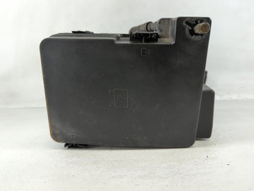 2013-2016 Chevrolet Equinox Fusebox Fuse Box Panel Relay Module P/N:22929763_01 Fits Fits 2013 2014 2015 2016 OEM Used Auto 