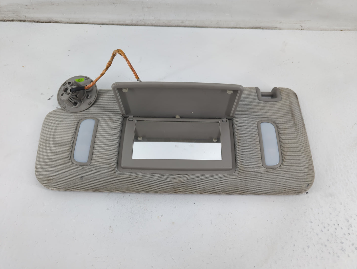 2010-2017 Chevrolet Equinox Sun Visor Shade Replacement Passenger Right Mirror Fits Fits 2010 2011 2012 2013 2014 2015 2016 