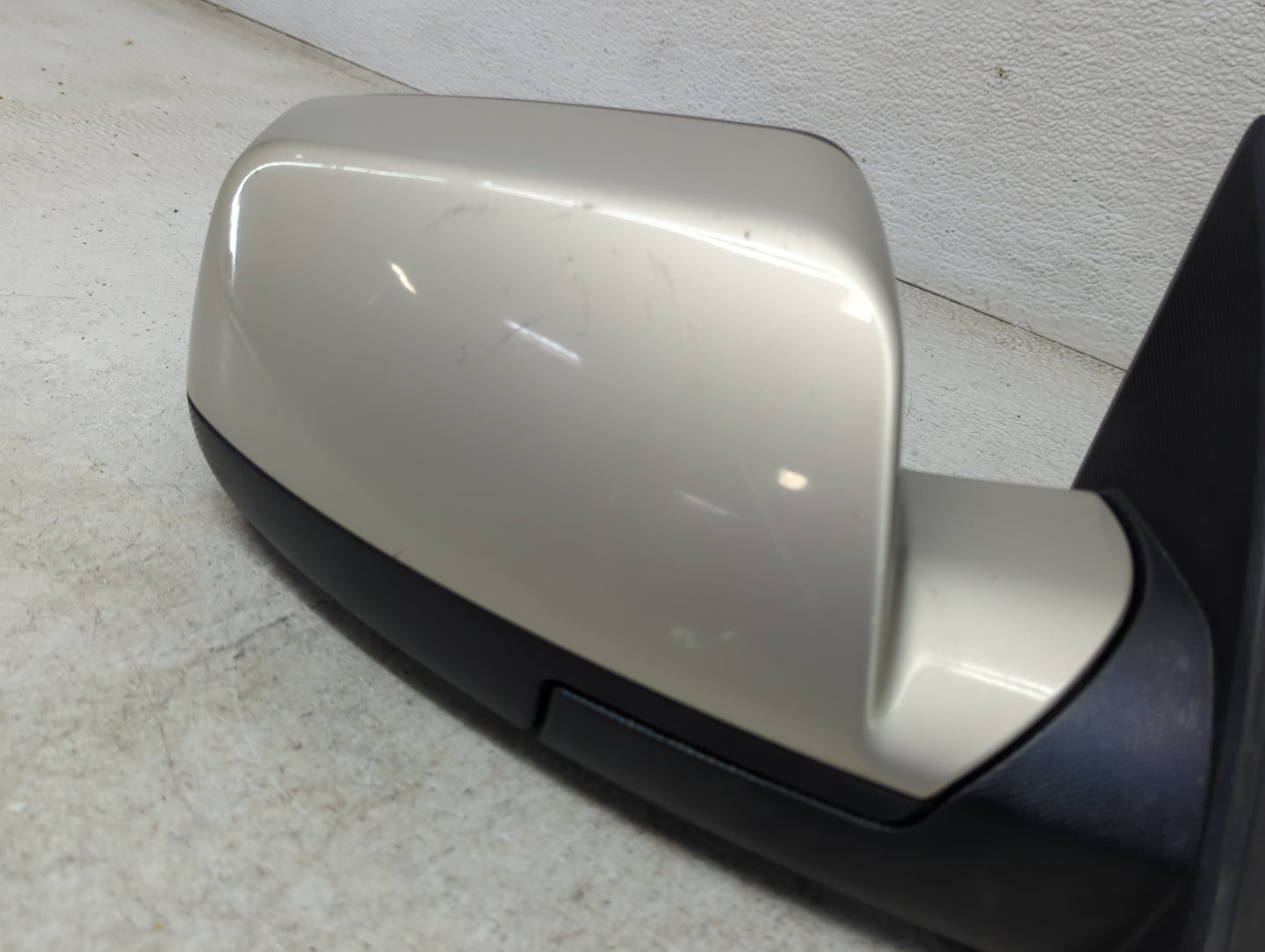 2011-2014 Chevrolet Equinox Passenger Side View Mirror - Right Door Mirror OEM Used - Oemusedautoparts1.com