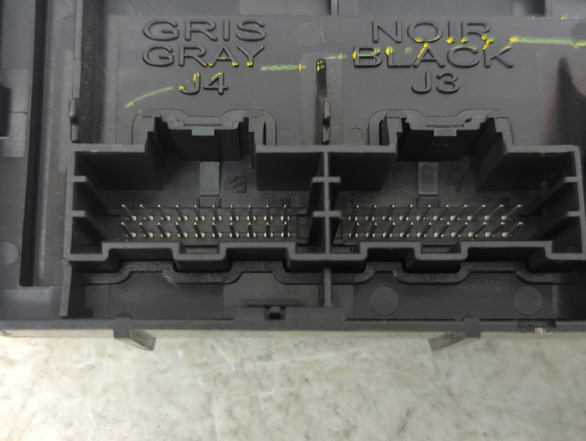2013-2017 Chevrolet Equinox Body Control Module Bcm Inner Cabin Fuse Box 1127997 - Oemusedautoparts1.com