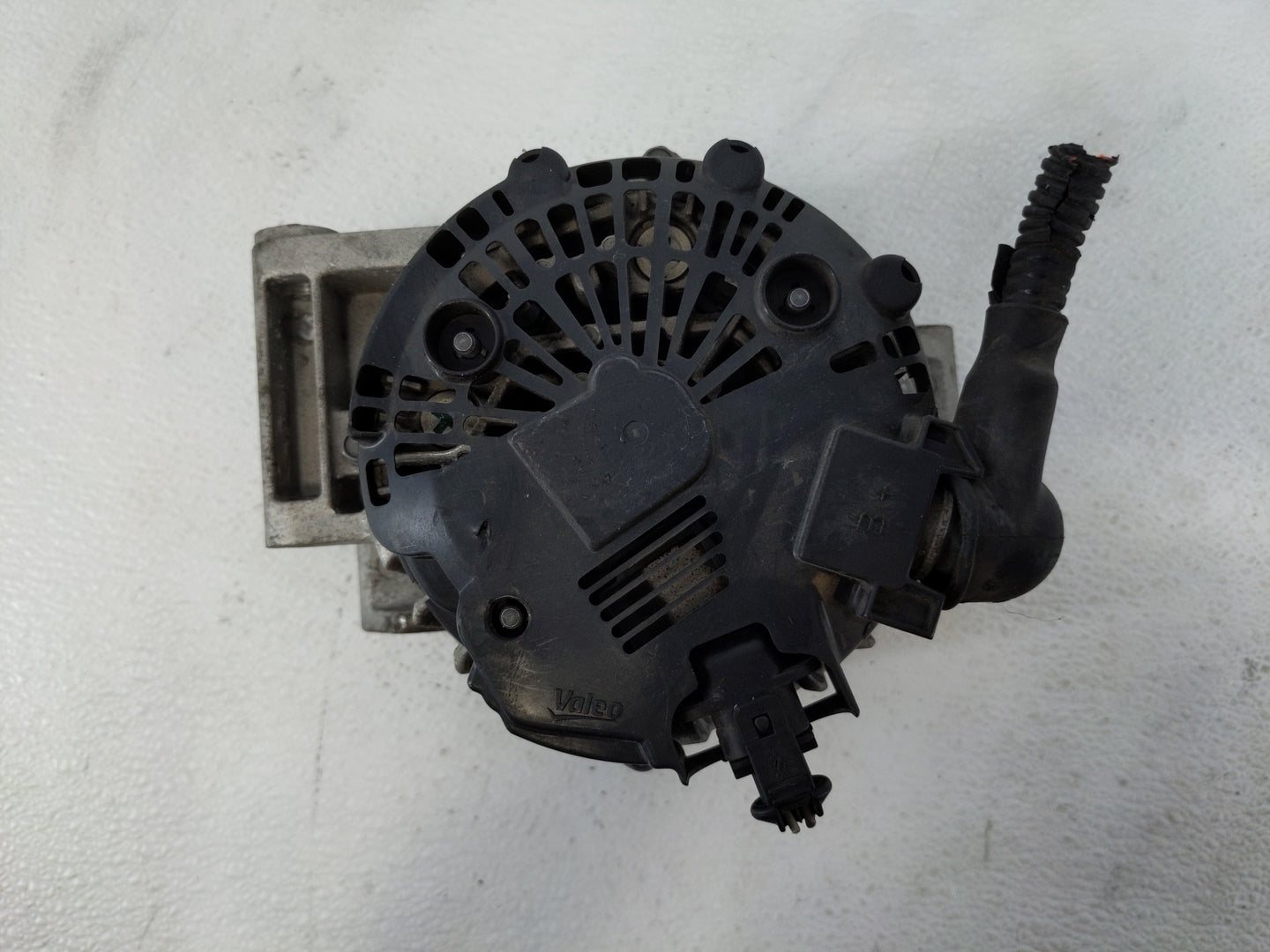 2010-2017 Chevrolet Equinox Alternator Replacement Generator Charging Assembly Engine OEM P/N:13588328 Fits OEM Used Auto Pa